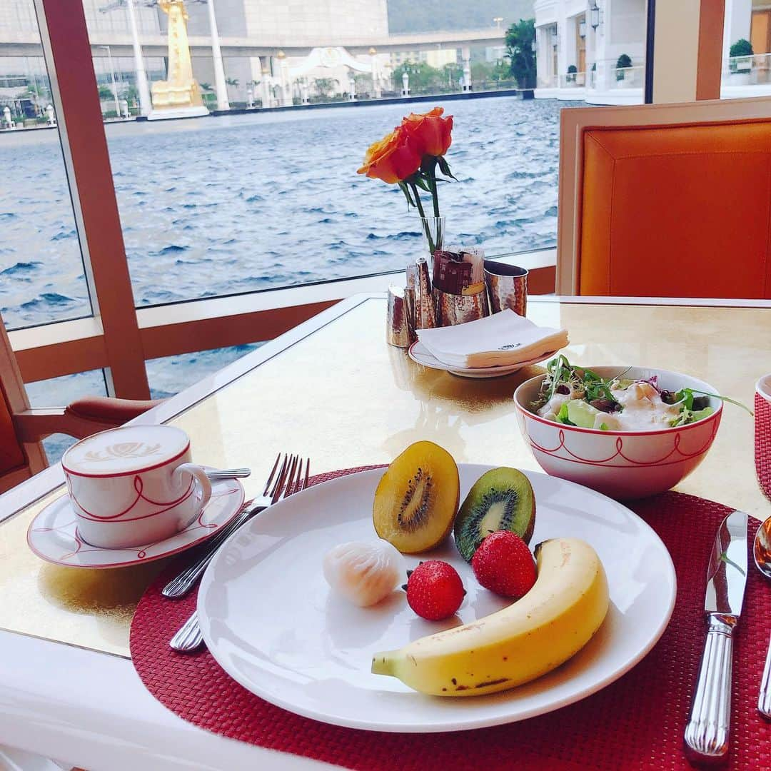 菊地亜美さんのインスタグラム写真 - (菊地亜美Instagram)「gm🥝🍌🍓☕️🥗」11月4日 7時58分 - amikikuchi0905