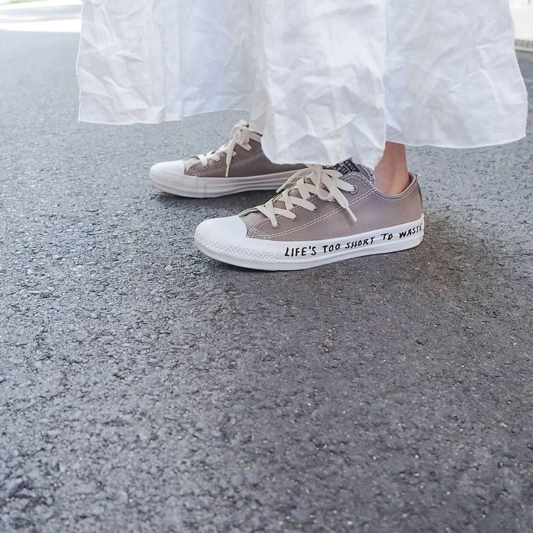 naho_7のインスタグラム：「. #converse ★ 最近こればっかりはいてる👟 使用済みペットボトルから生まれた 100％リサイクルポリエステルを使用した生地らしく。 ソールもふかふかでチャックテイラーじゃないみたい！ 色味もデザインもどたいぷ🥺 ロゴも今の自分にシミル。笑」