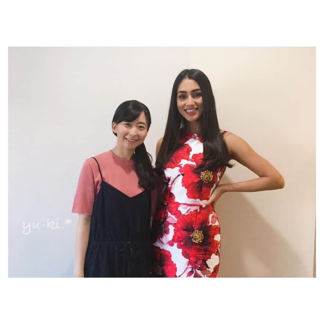 のインスタグラム：「. 昨日はグローバルな撮影に 参加させていただきました\( ˆoˆ )/. * . Miss Internationalの世界各地の代表の 美女の皆さんが集まって 美しさと英語が飛び交う現場だったので とても新鮮な撮影でした☺️ . わたしが隣人役として共演したのは 🇨🇦Canadaの @megha.sandhu さん☺️ スタンバイ中に少しだけお喋りもできたし 撮影シーンもおもしろくて とてもたのしかった〜〜♡♡ . 日本人クルーとの撮影現場は初めてで わくわくしてるって言ってたけど わたしも海外だいすきなので 英語に触れながらの撮影 わくわくうきうきでした☺️✨ . 天気もとても気持ち良くて すてきな日でした〜〜＊ . #shoot #missinternational #misscanada2019 #actoress #model #dancer #idolproducer #cultureexchange #撮影 #ミスインターナショナル #カナダ #女優 #モデル #ダンサー #アイドルプロデューサー #異文化交流」