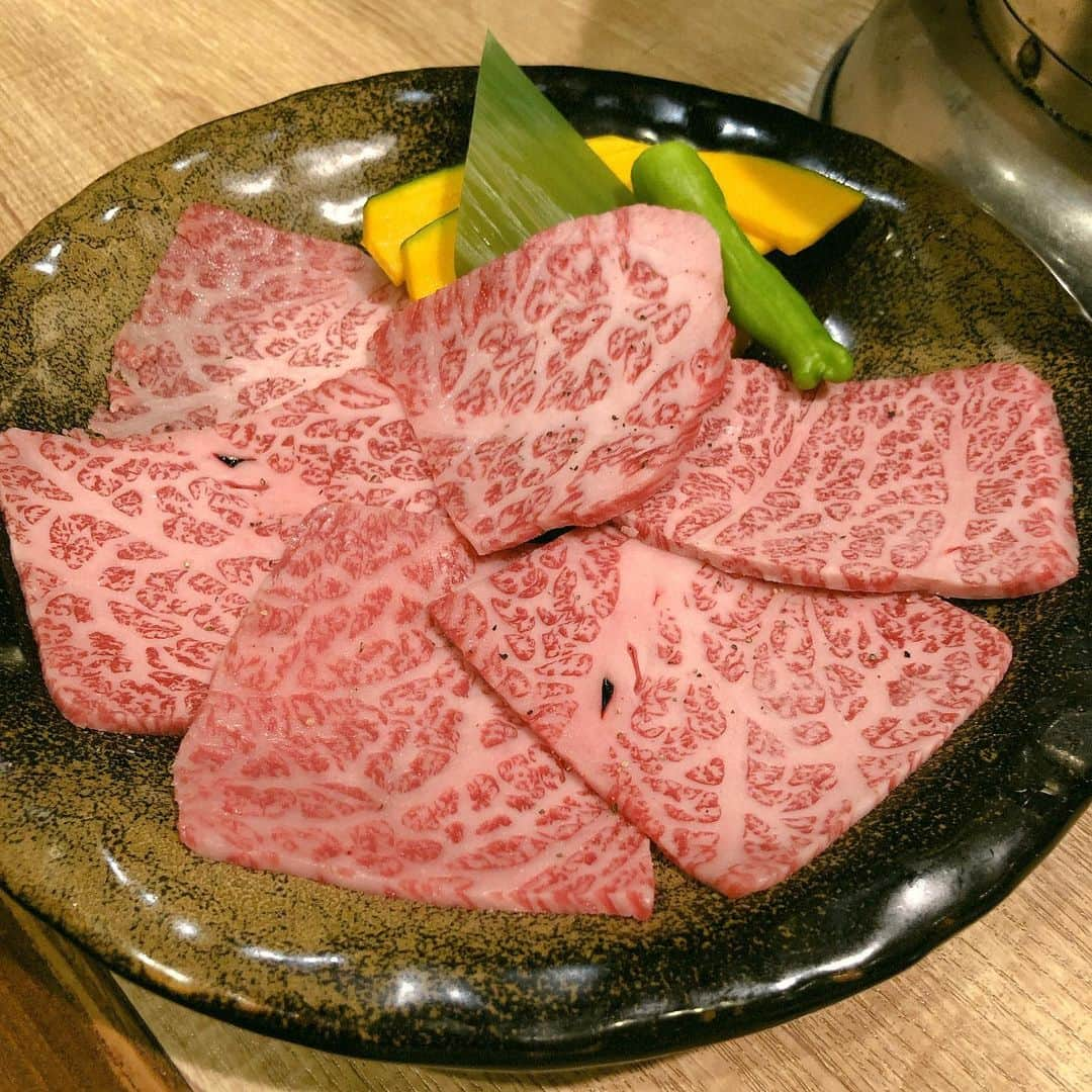 休日課長さんのインスタグラム写真 - (休日課長Instagram)「帰り道サクッと一人焼肉。 芝浦カルビ行きつつ写真ないですがシロとレバーも美味かった… ごちそうさまでした！！」11月3日 23時44分 - kyujitsu_kacho