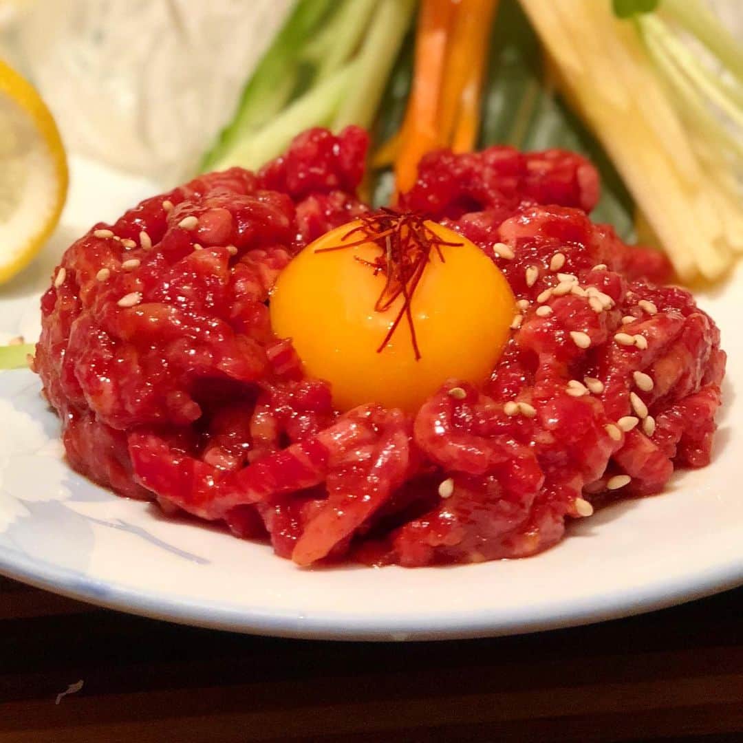 しなしさとこさんのインスタグラム写真 - (しなしさとこInstagram)「. . 久しぶりのユッケ🥩✨😋 ご馳走さまでした。 . . #しなしさとこ #女子格闘技 #格闘技女子#女子アスリート#腹筋女子 #ジョシカク #アラフォー #40代 #ミクロ級#ボディメイク #フィジカルトレーニング #42歳 #筋肉女子 #筋肉#ジム女子 #美尻女子#脱げるカラダ#身体作りは食事から#焼肉 #石焼ビビンバ #石焼きビビンバ #石焼#和牛 #ユッケ #肉#肉食女子」11月4日 0時18分 - shinashisatoko