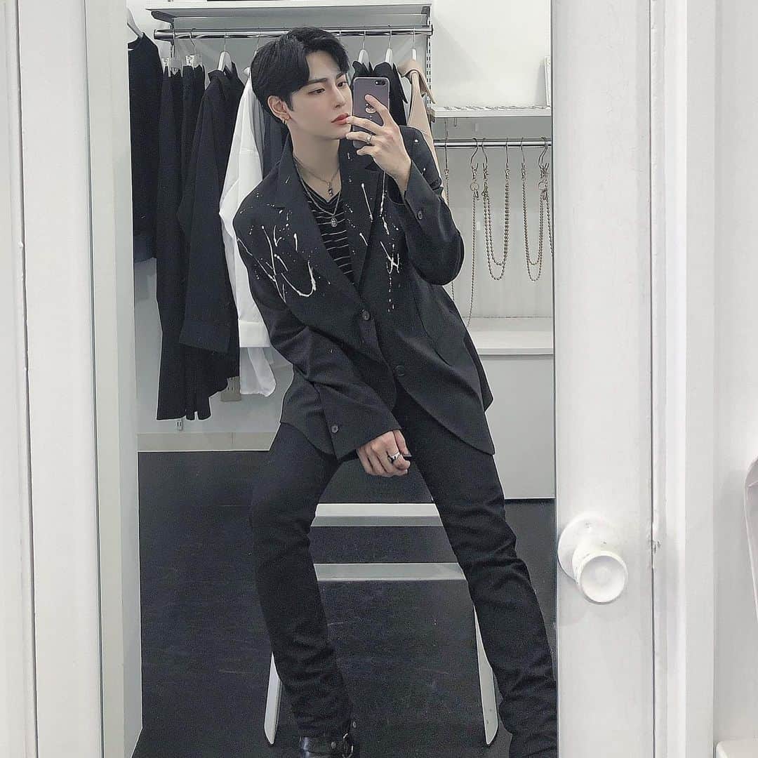 Yuitoのインスタグラム：「このオススメのJKT ラス1で @astral_plane_  置いてます🌒」