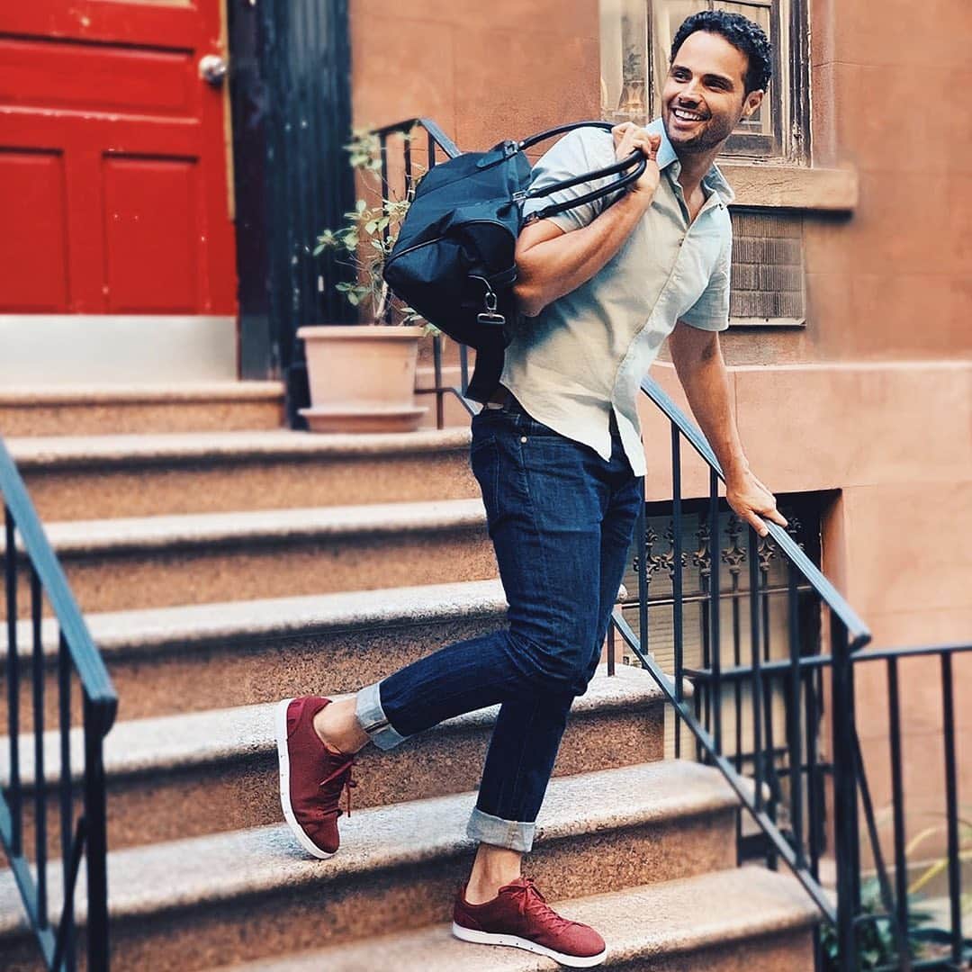 スイムズのインスタグラム：「Lightweight, flexible and breathable - everything a modern sneaker should be. Discover the technology and the new colors of the season now.	 #sneakers #fw2019 #menswear」