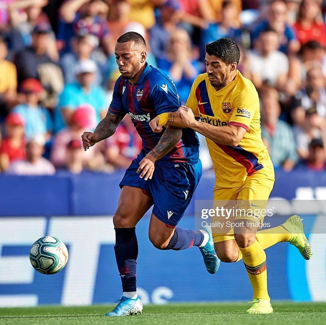 ルベン・ヴェソのインスタグラム：「Grandísima tarde ayer en Ciutat! Enorme trabajo de todos y una importantísima victoria 👏🏽 Seguimos mejorando! @levanteud」