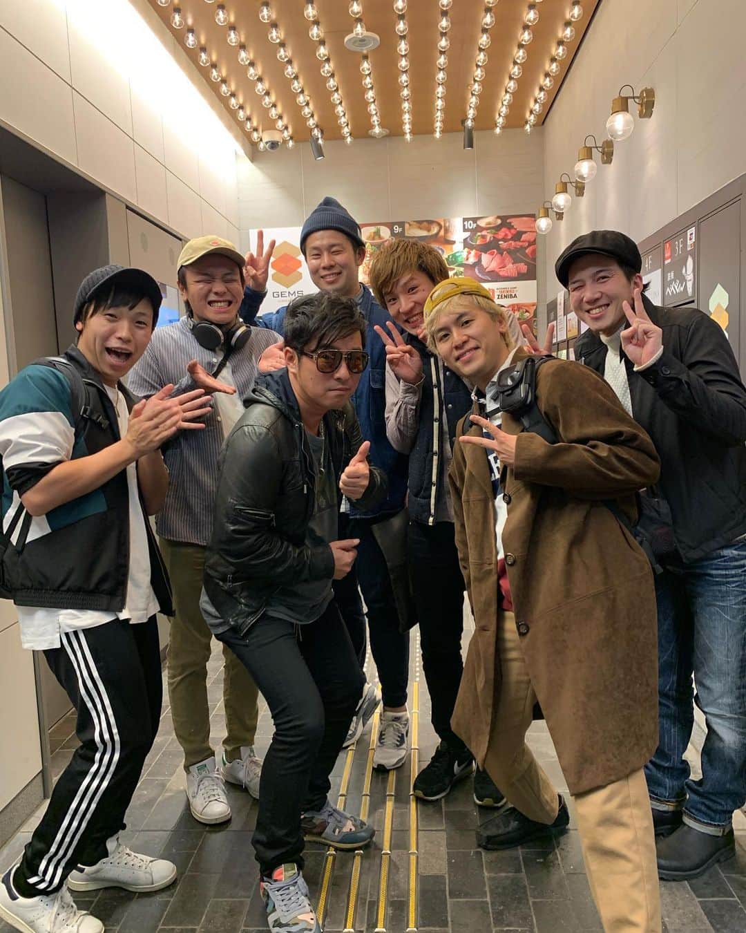 黒沢薫さんのインスタグラム写真 - (黒沢薫Instagram)「今夜はナギーレーンの松原君、Daichi君率いる #よかろうもん　とカレー食べた。楽しかった！ #swipe #dinner #music #soul #rb #singer #lovelife  #instafood #ハードコアカレーシンガー #カレーはいいなあ」11月4日 0時38分 - kaorukurosawa_lovelife