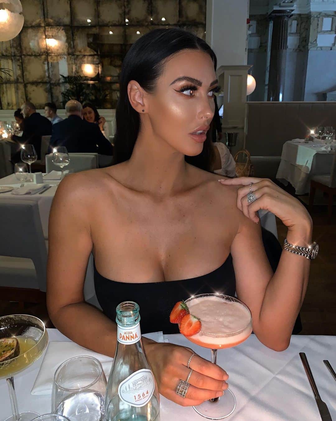 のインスタグラム：「Badder Than Ever 💍」