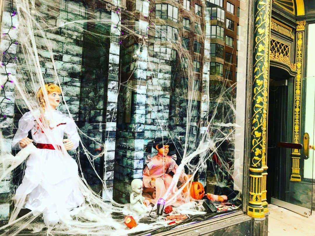 RyosukeTakenakaのインスタグラム：「halloween store . #boston#halloween#america#it#horror」