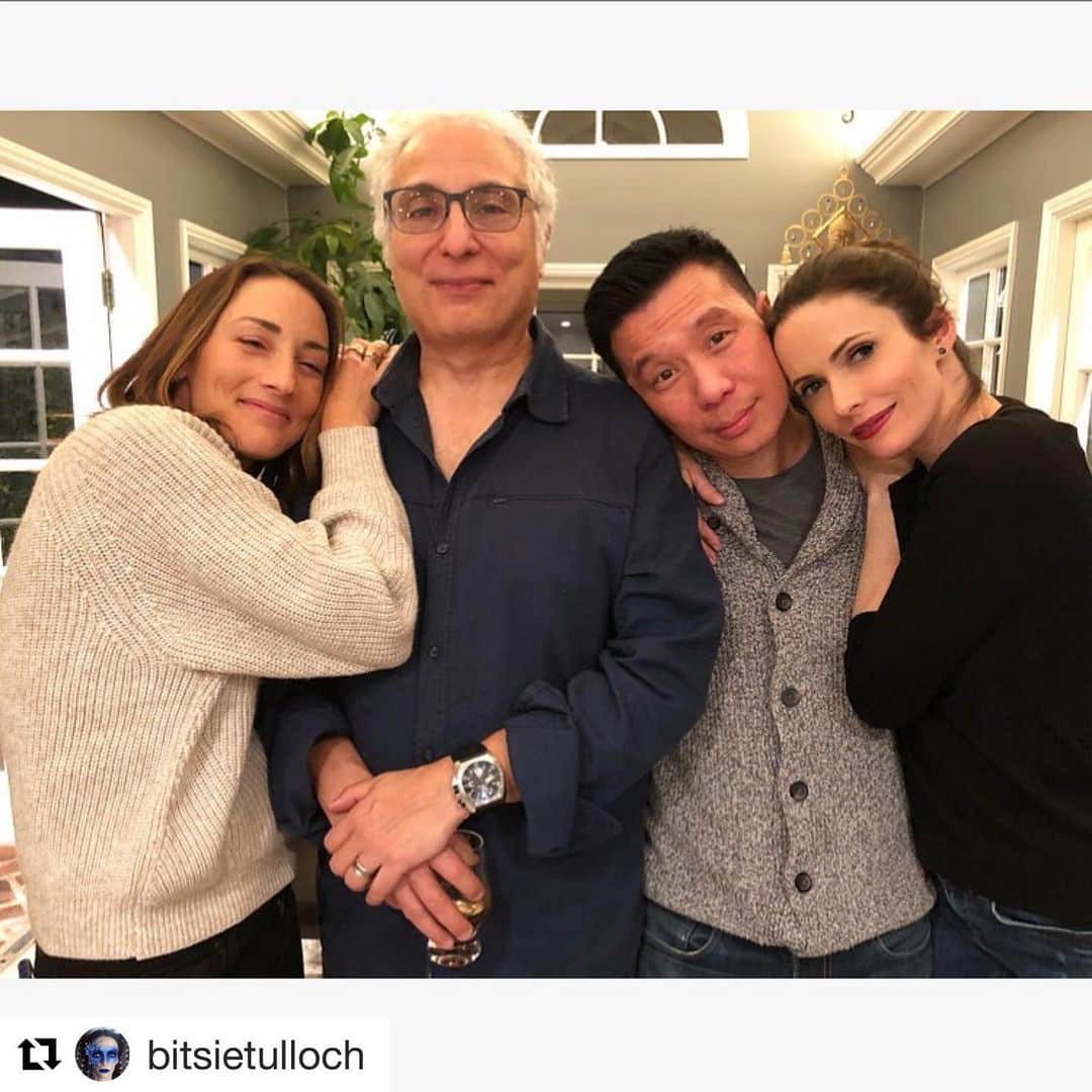レジー・リーのインスタグラム：「Can’t stop won’t stop lovin’ these folks.  Celebrating Dia de los Muertos with the @nbcgrimm fambam. #grimmfam #Repost @bitsietulloch with @get_repost ・・・ Celebrating Día de Los Muertos last night with my #Grimm family. ❤️ Celebrando el Día de los Muertos anoche con mi familia #Grimm. ❤️」