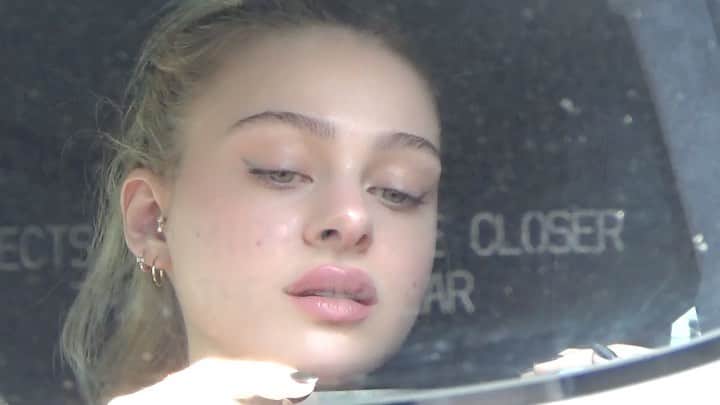ニコラ・ペルツのインスタグラム：「i love eyes」