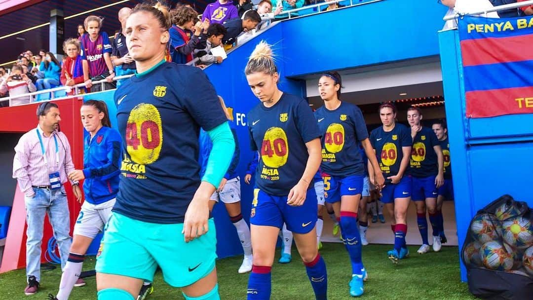 FCバルセロナさんのインスタグラム写真 - (FCバルセロナInstagram)「🎂 Happy Birthday, La Masia!  #LaMasia40 @fcbarcelona @fcbfemeni @fcbarcelonab @fcbbasket @fcbfutsal @fcbhoquei」11月4日 5時37分 - fcbarcelona