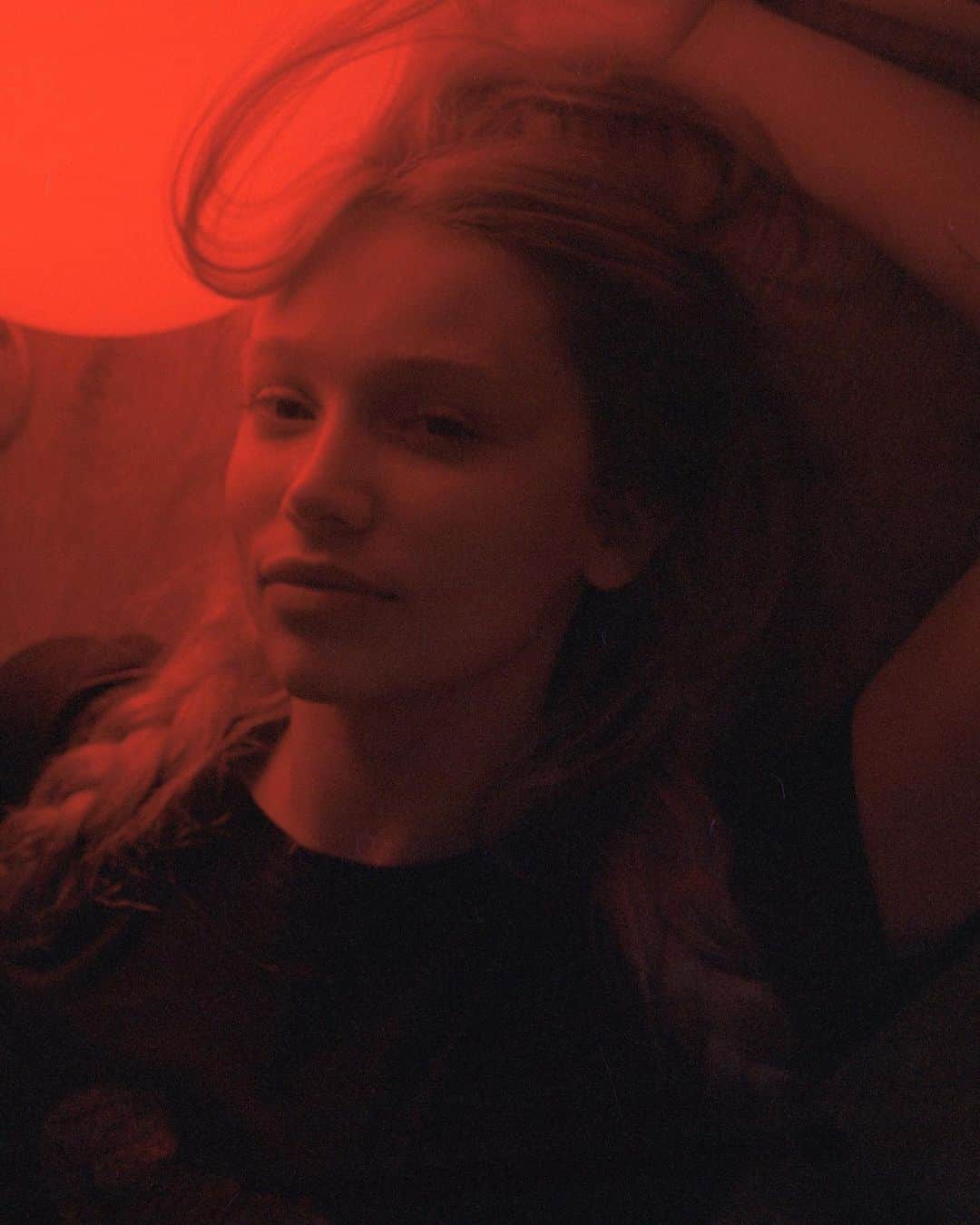 ケイリン・ルッソのインスタグラム：「Putting out something particularly special 11/15. Save the date 🥀」