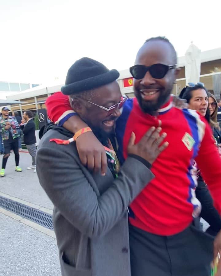 ワイクリフ・ジョンのインスタグラム：「I  ran into my twin brother @iamwill at the @f1 Race in Austin #Circuitoftheamericas #missionwinnow」
