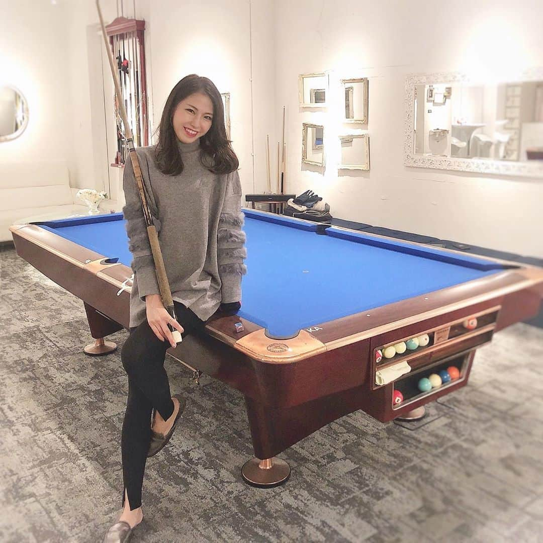 武田奈津美さんのインスタグラム写真 - (武田奈津美Instagram)「. ビリヤード🎱 今日は初めて大会に出るんだ☺️！ 楽しみ☺️✨ いつも教えてくださるかおりさんと サロンの皆さまに感謝💛 @kaori.ebe @poolsalon503 . #ビリヤード #ビリヤード女子 #tokyo #japan #billiard #billiar #billiards #pool #poolbar #poolsalon #マイキュー #poolsalon503」11月4日 6時31分 - _natsumitakeda_