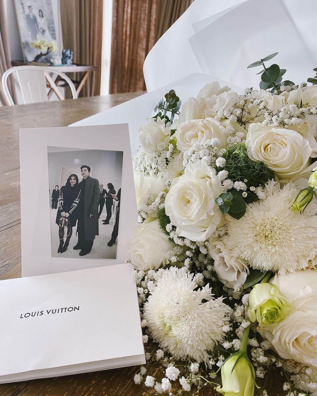 アン・カーティスのインスタグラム：「Home SWEET Home. Thank you again @louisvuitton 💋  2 pics in this frame making me feel like a lucky girl 😘  The one up top makes me more kilig though. Uuuuuy ohhhhh @erwan 🥰」