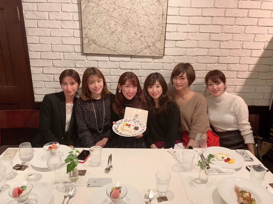 沖玲奈のインスタグラム：「いつも楽しみにしてるメンバーの女子会&あちゃこBirthday😋🌹お誕生日おめでとう🎉心機一転、素敵な一年になりますように！！😊✨ そしてみんなやっぱり美容にも詳しすぎて本当勉強になるし、自分の適当さを実感して焦る、、😹放置してて済む歳でもないし本格的に努力していきます🤔🌟笑 ． 連休初日は那須までゴルフ🏌️‍♀️まだまだ下手だし人に言えるレベルじゃないけど、頑張って練習しよ〜🍁✨紅葉も少しみれてよかった！ #女子会 #girlstalk #hbd #birthdaygirl #恵比寿 #golf #ゴルフ初心者 #那須 #紅葉 #holiday」