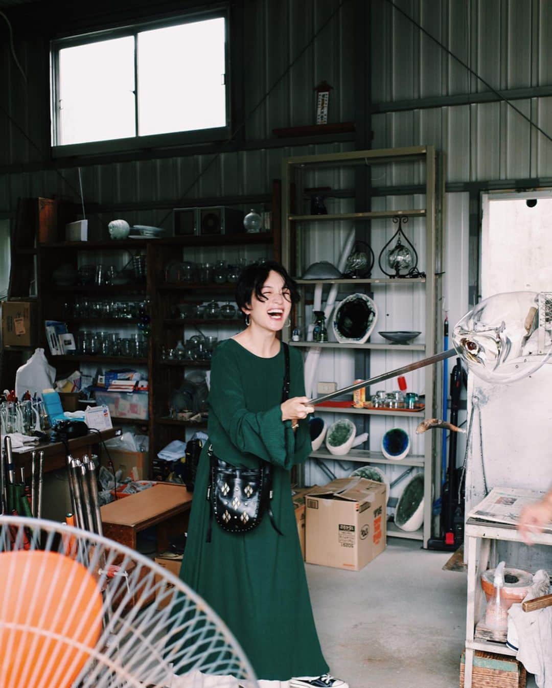 高山都さんのインスタグラム写真 - (高山都Instagram)「沖縄に来ると、ついつい欲しいものに出会ってしまう。。 ロケでお邪魔したガラス工房でグラスを買ったり、クラフトショップでどんぶり買ったり…荷物が増えるので、カフェで見つけたモロッコ🇲🇦のカゴも購入。 割れ物は機内持ち込みで。 これ、洗濯カゴにするか、食器入れるか…なかなか使えそう。 かつ、ふつーに可愛い。 #都の旅の記録　#都の沖縄旅2019」11月4日 17時27分 - miyare38