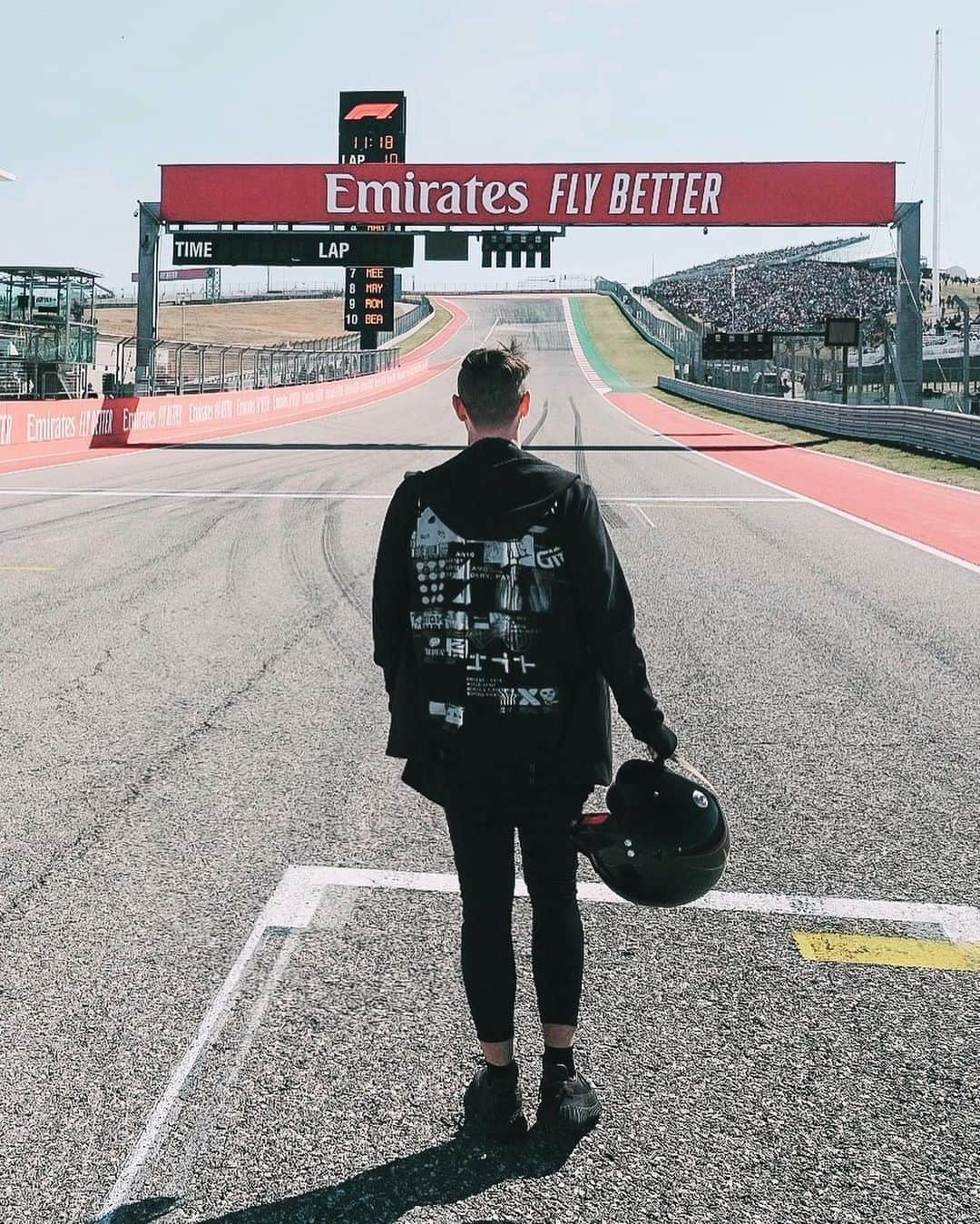 ブラウさんのインスタグラム写真 - (ブラウInstagram)「childhood dream / achievement unlocked. First @f1 was an unreal experience, and even got a hot lap in - @astonmartinamericas @redbullracing it was an honor & I cannot be more thankful for what will be a lifelong memory! Also huge congrats to @maxverstappen1 for an awesome race.」11月4日 8時39分 - 3lau