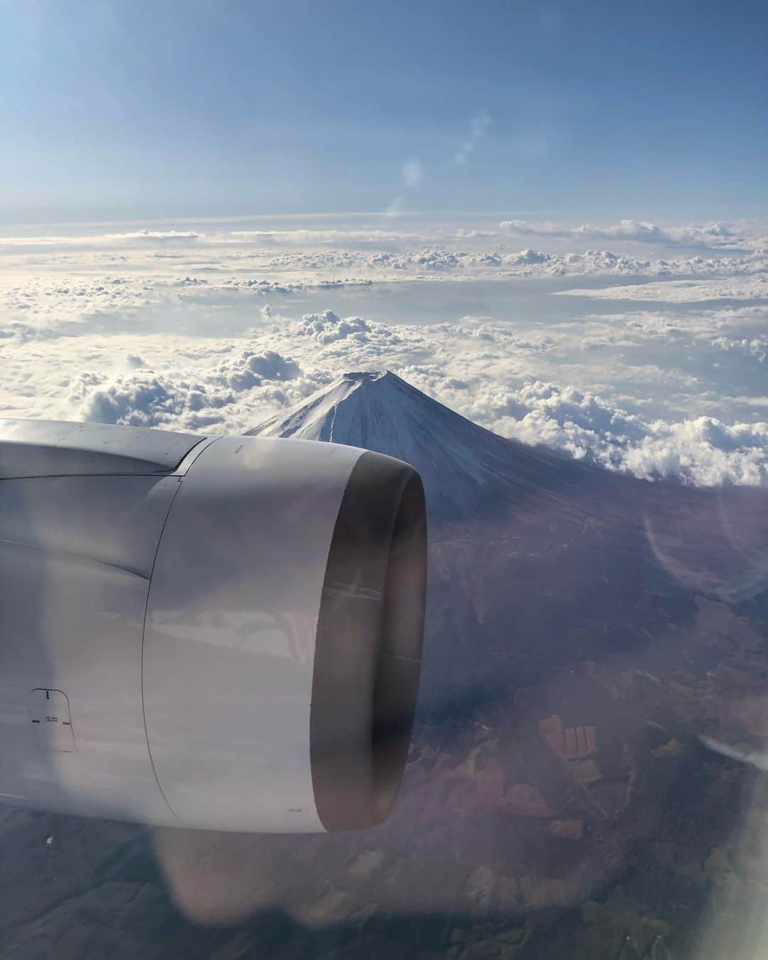 松阪ゆうきさんのインスタグラム写真 - (松阪ゆうきInstagram)「ミッキー仕様の飛行機✈️だよ！  何だかいい事ありそうで ワクワクしますねー💕  大分行ってきます🎤  昔ポケモンジェットにも乗った事あったな。  #jal #ミッキージェット #大分 #テレビ大分 #歌魂カラオケ大賞 #令和夢追い太鼓 #松阪ゆうき」11月4日 8時55分 - matsuzaka_yuuki