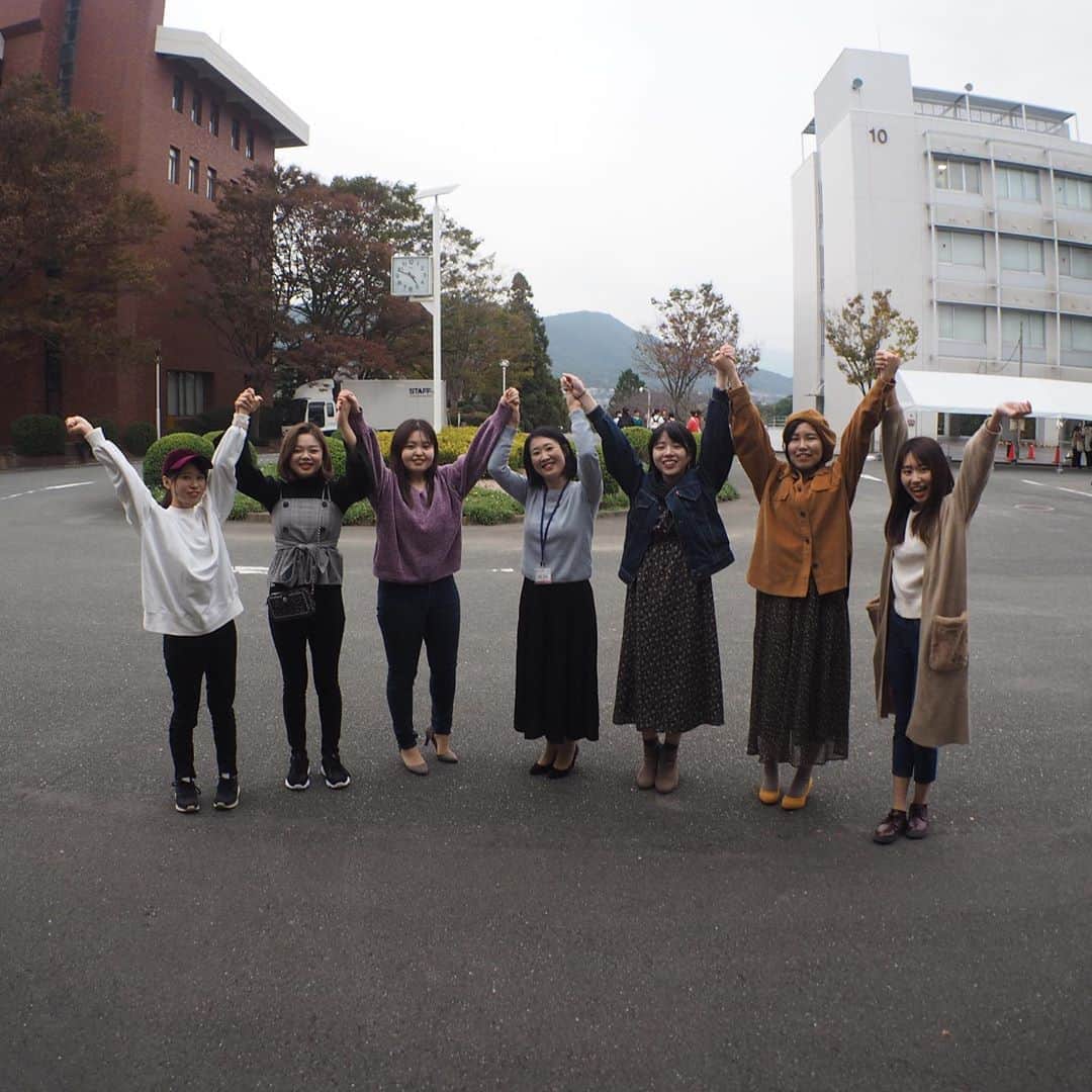 福岡女子短期大学さんのインスタグラム写真 - (福岡女子短期大学Instagram)「おはようございます。福岡女子短期大学です。昨日、一昨日開催しました学園祭では多くの方にご来場いただきありがとうございました。学園祭当日の写真を紹介します。 . #卒業生　#卒業生も来てくれました　#学園祭 #みんなで　#最高の #思い出 #風早祭　#11月2日　#11月3日 #学園祭2019 #風早祭2019 #学校祭　#文化祭　#学園祭準備　#学園祭実行委員　#学祭スタッフ　#アオハル　#学祭委員  #福女短スナップ #何気ない瞬間を残したい #スナップ #スナップ写真 #bbf #bf #l4l #instalike #写真好きな人と繋がりたい #女子大生 #カメラ好きな人と繋がりたい　#過去pic」11月4日 9時02分 - fukuoka_wjc