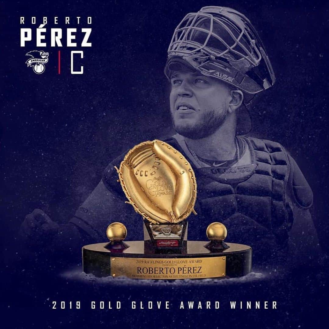 ホセ・デレオンさんのインスタグラム写真 - (ホセ・デレオンInstagram)「Felicidades a mi bro @robperez2015 ! Gold Glove para Mayagüez, PR!🔥🔥🔥」11月4日 10時10分 - jdl__87