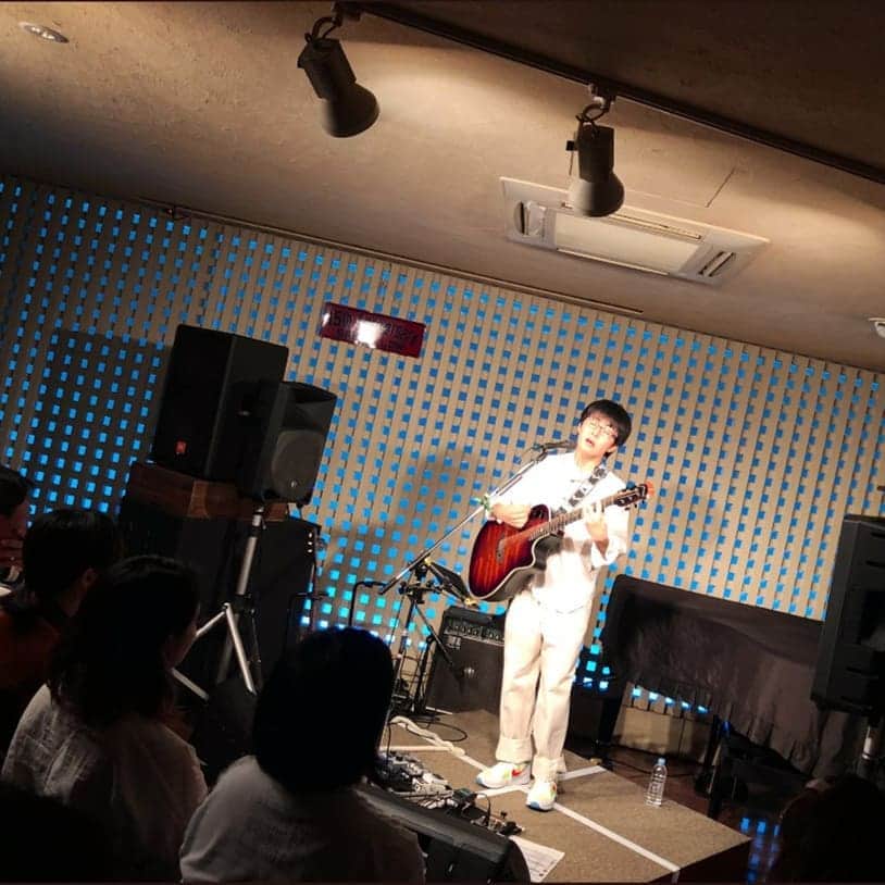 崎山蒼志さんのインスタグラム写真 - (崎山蒼志Instagram)「昨日(11月3日)はツアー「並む踊りたち」二ヶ所目、香川県高松市での公演でした。ありがとうございました！ 今日(11月4日)は大阪梅田での公演です、ゲストは諭吉佳作/menさん!! 楽しみです。」11月4日 10時38分 - soush.i_sakiyama