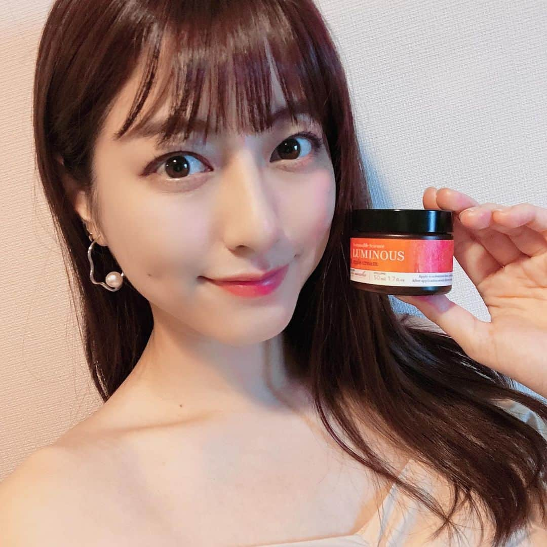 杉本有美さんのインスタグラム写真 - (杉本有美Instagram)「@phenome_organic 「Phenomé」は、ポーランドで生まれたプラントウォーターを使用して作られたオーガニック・ナチュラルコスメです。  最低98%の天然由来成分。  毎日使うごとに肌が変わっていきます。  りんごのいい香りが広がります✨  ナチュラルカートにてご購入できます。 クーポンコード　82815d99  #Phenome @phenome_organic」11月4日 11時12分 - sugimotoyumi_official