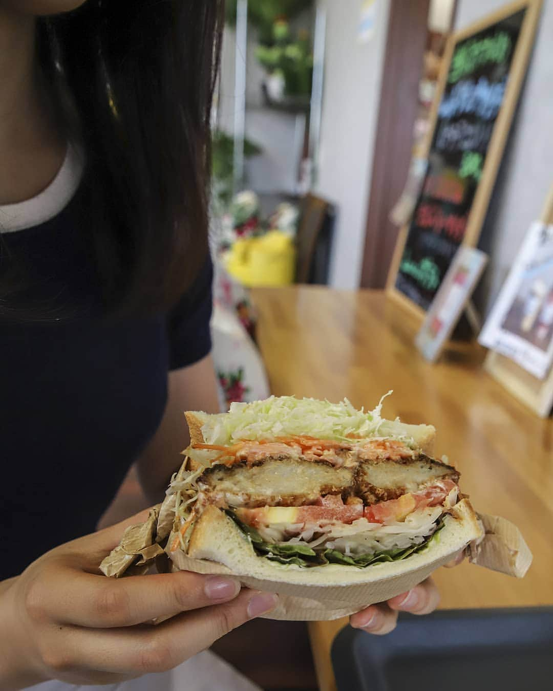 愛知県田原市さんのインスタグラム写真 - (愛知県田原市Instagram)「A delicious lunch makes me smile 断面いのちー♡  #いろいろ入っているとわくわくするよね #楽しみがもりだくさん #白身魚のフライだよー  #たはら暮らし * #菜の花浪漫街道 #scenic_jp#海 #渥美半島#田原市#田原#伊良湖岬#伊良湖#赤羽根#tahara#irago#akabane#サーフィン#surfing#田舎暮らし#日々の暮らし#休日の過ごし方#スローライフ#instagramjaran#igersjp#scenic_jp」11月4日 12時23分 - tahara_kurashi