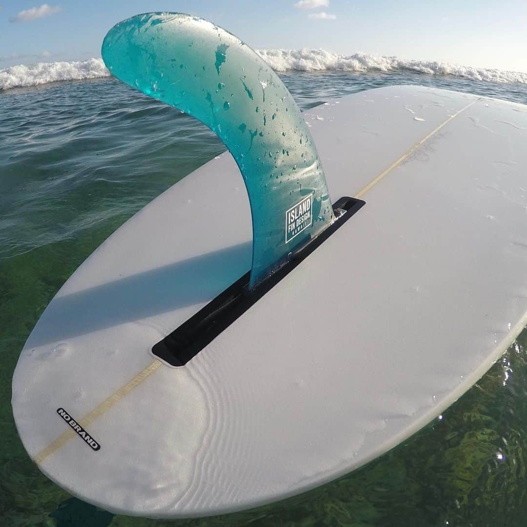 田中毅さんのインスタグラム写真 - (田中毅Instagram)「☀️🏄‍♂️ #surf #surfing #singlefin #シングルフィン #休日 #リフレッシュ」11月4日 12時26分 - tanaka_ta_ke_shi