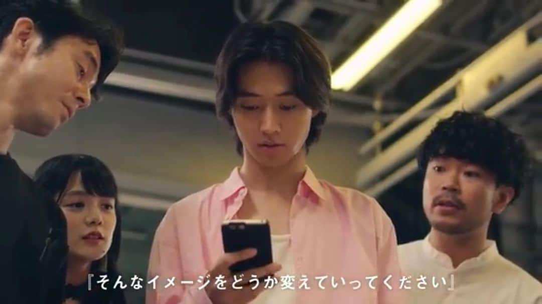 茂木夫婦のインスタグラム：「三菱UFJ銀行さんのWEB動画にスタイリスト役で出演してしまいました😆  I appeared as a stylist on the Mitsubishi UFJ Bank web CM.」