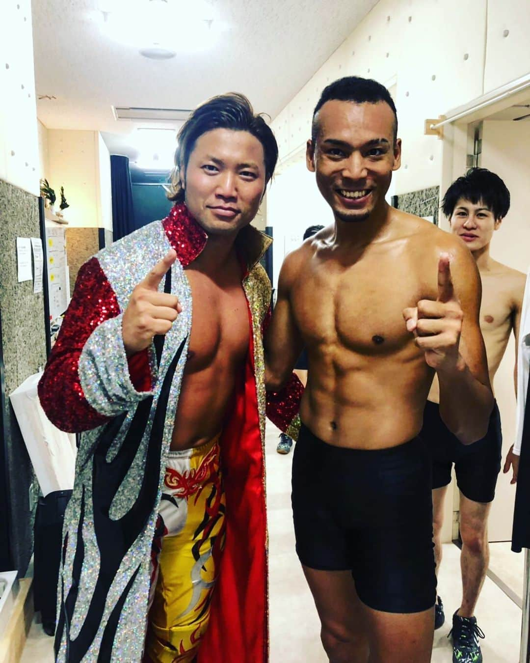 モーゼス夢さんのインスタグラム写真 - (モーゼス夢Instagram)「energy〜笑う筋肉〜  健斗さんのレスラーとしてのガチ衣装🔥 お客様、上がる上がる!! どこで見れるかわ 来てみてからのお楽しみ♪ カリカリのルイが見切れてますね笑 @energy_musical  #タネも仕掛けも筋肉だ」11月4日 13時06分 - dreamer0201