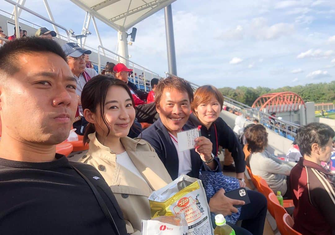 Yuri Sakuraiさんのインスタグラム写真 - (Yuri SakuraiInstagram)「: 先日、菊池さんの奥さん、 さおりん（ @saorian ）の繋がりで、 女子サッカーのなでしこ一部リーグの #ノジマステラ神奈川相模原 の試合観戦に行かせて頂きました! : 試合後に、なでしこJAPANで ワールドカップ優勝メンバーの 大野忍さん（ @ohnoshinobu_official ） や選手方をご紹介して頂き、 お写真撮らせて頂きました☆ : そして、今回、 さおりんと山田さん（ @yamitacabeza ）の 繋がりから、初めて女子サッカーを観戦出来ました☆ : 山田さんはJリーグ #湘南ベルマーレ や、 女子サッカーチーム  #INAC神戸 のチーフトレーナーや、 澤穂希さんや大野忍さんを初め、 トップアスリートの パーソナルトレーニングをされて来た方☆ : 世界一を経験されてる方の空気感に 触れられるって本当に貴重な機会。 : さおりさん、菊池さん（ @mk_kiku ）、 素敵なご縁ありがとうございます🙏 : #サッカー#なでしこリーグ#なでしこジャパン#Jリーグ#パーソナルトレーニング#スポーツ#相模原#相模大野#神奈川#soccer#sports##japan#tokyo#mkcafe#mktv」11月4日 13時21分 - yuri_sakuraiii