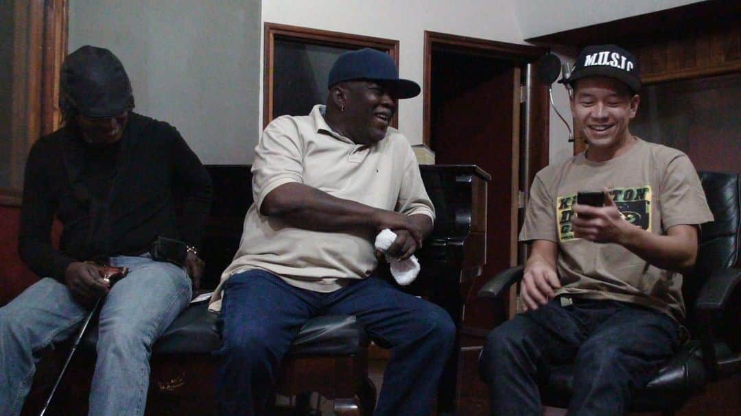 MIGHTY CROWNのインスタグラム：「#throwback with the legendary #slyandrobbie  Some #knowledge mi a input  Yu zee mi  Dem man deh story is just  Crazy!!! #musicislife #reggae #dancehall  レジェンドから学ぶ  #スラロビ #Mightycrown」