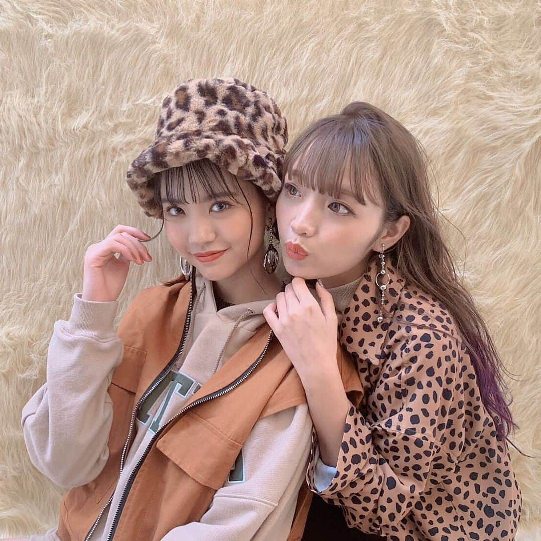 Popteenさんのインスタグラム写真 - (PopteenInstagram)「Popteen公式Instgramフォロワー20万人突破🥺❤️💜💚💙 #popteen#インスタ#フォロワー#20万人#ありがとう#ティーンズ#表紙#オフショット」11月4日 13時44分 - popteen_official