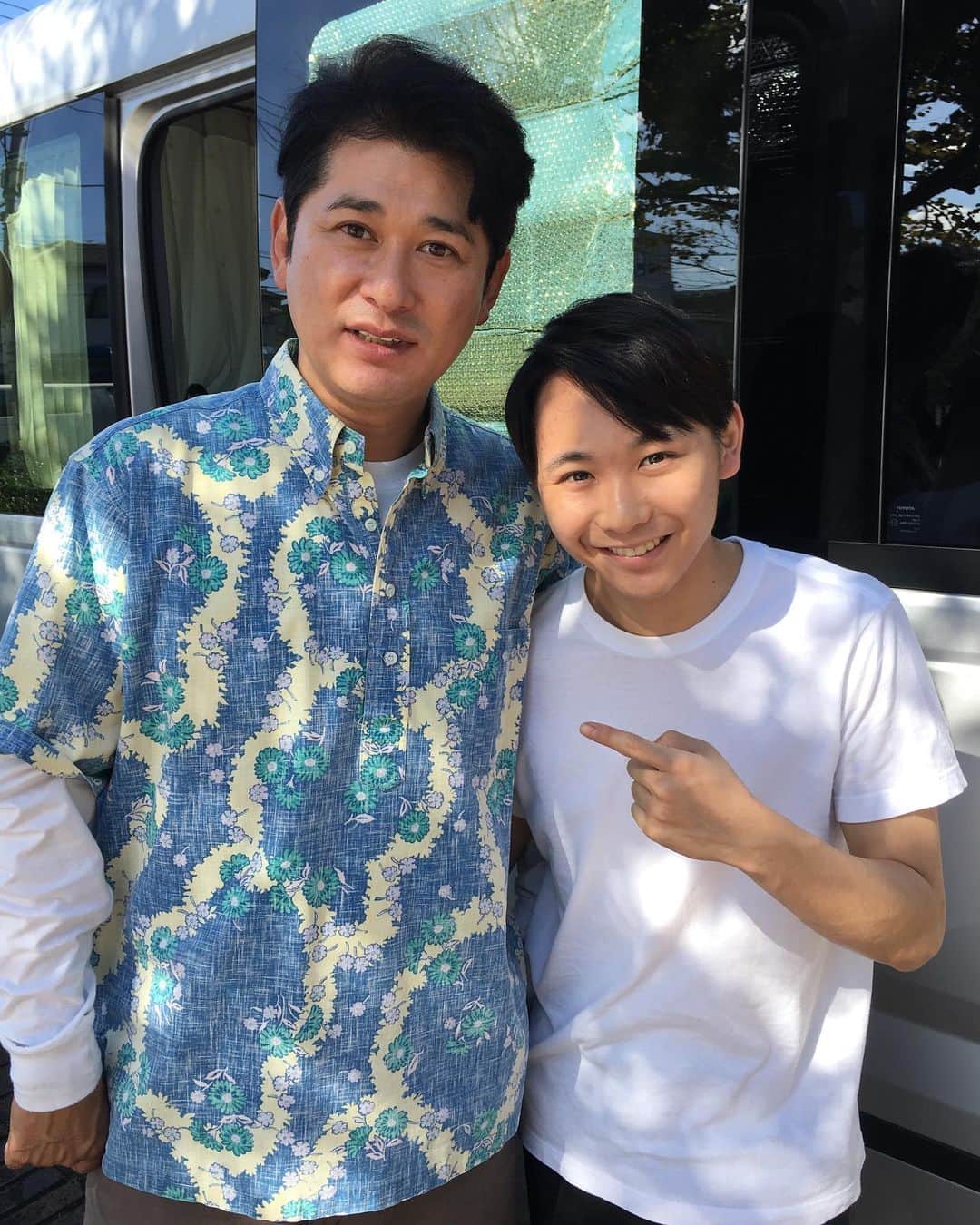 のインスタグラム：「江戸前の旬  撮影中 #江戸前の旬#江戸前の旬season2 #須賀健太 くん#湯江タケユキ この時期に主演の 須賀健太くんは Tシャツ1枚！ なんか 理由があるんだろうなぁ〜？」
