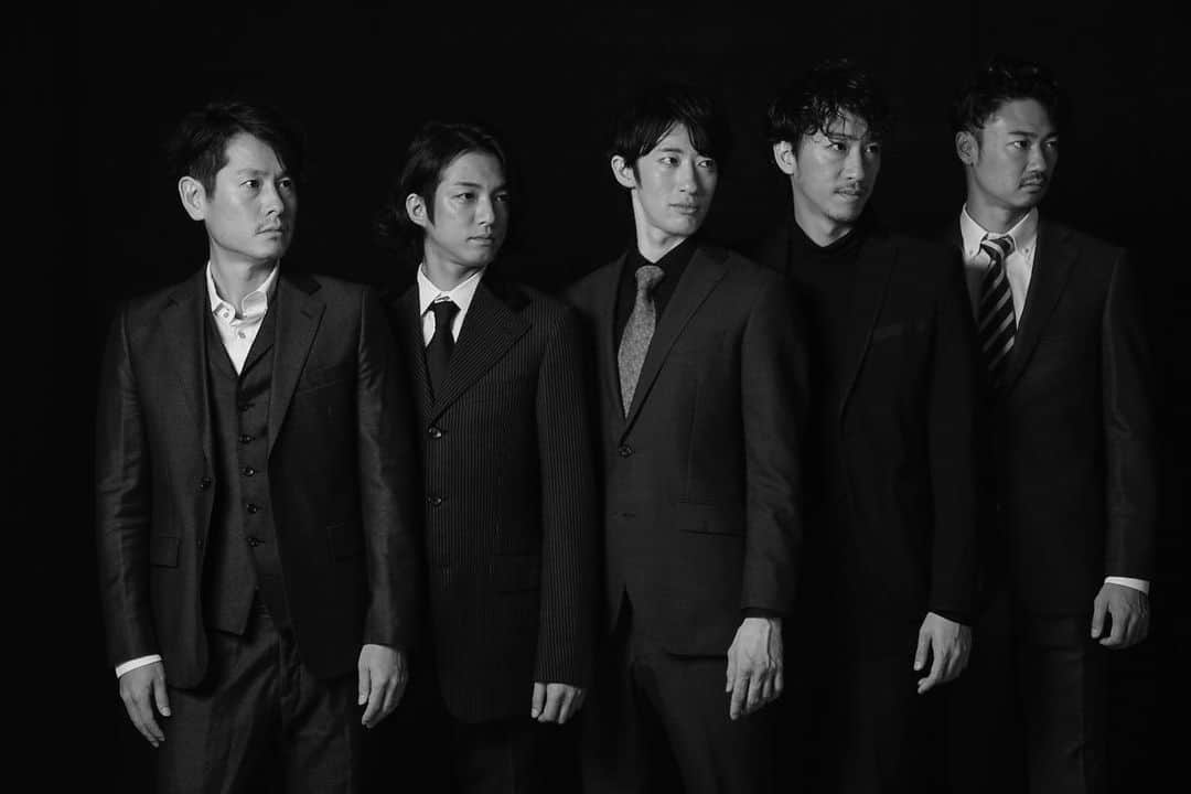 のインスタグラム：「本日11月4日20時〜、Pococha（ポコチャ）にて、LIVE配信します❗️ ポコチャのダウンロードはこちらから ↓ app.adjust.com/4sy3qp7  インスタのプロフィール欄のURLからも、そのまま飛んで頂けます！ 「ユーザー名」を押して城戸裕次で検索フォローしていただくと配信開始時に通知されます！  初体験ですが、、よろしくお願いします‼️ ・  #城戸裕次#劇団天PASSION#俳優#役者#live配信#劇団 #演劇グループ#pococha#ポコチャ#初体験」