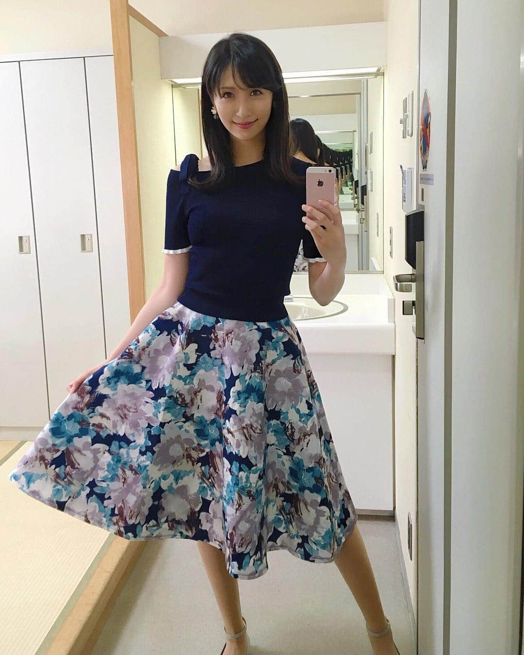 横山ルリカさんのインスタグラム写真 - (横山ルリカInstagram)「. #めざましテレビ 👗 . #tops #skirt #andcouture . #💙💙💙」11月4日 15時26分 - rurika_yokoyama_official