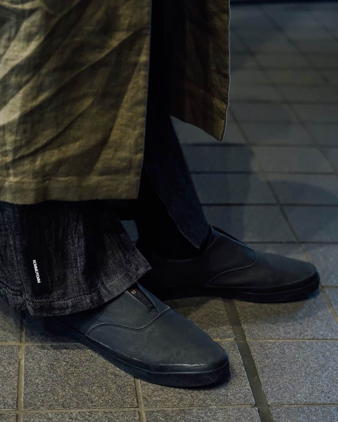 Fashionsnap.comさんのインスタグラム写真 - (Fashionsnap.comInstagram)「【#スナップ_fs】 Name Hide  Coat #MAGLIANO Shirt #SYU Shoes #HUF Eyewear #guepard Earring #SYU  #fashionsnap #fashionsnap_men」11月4日 15時36分 - fashionsnapcom