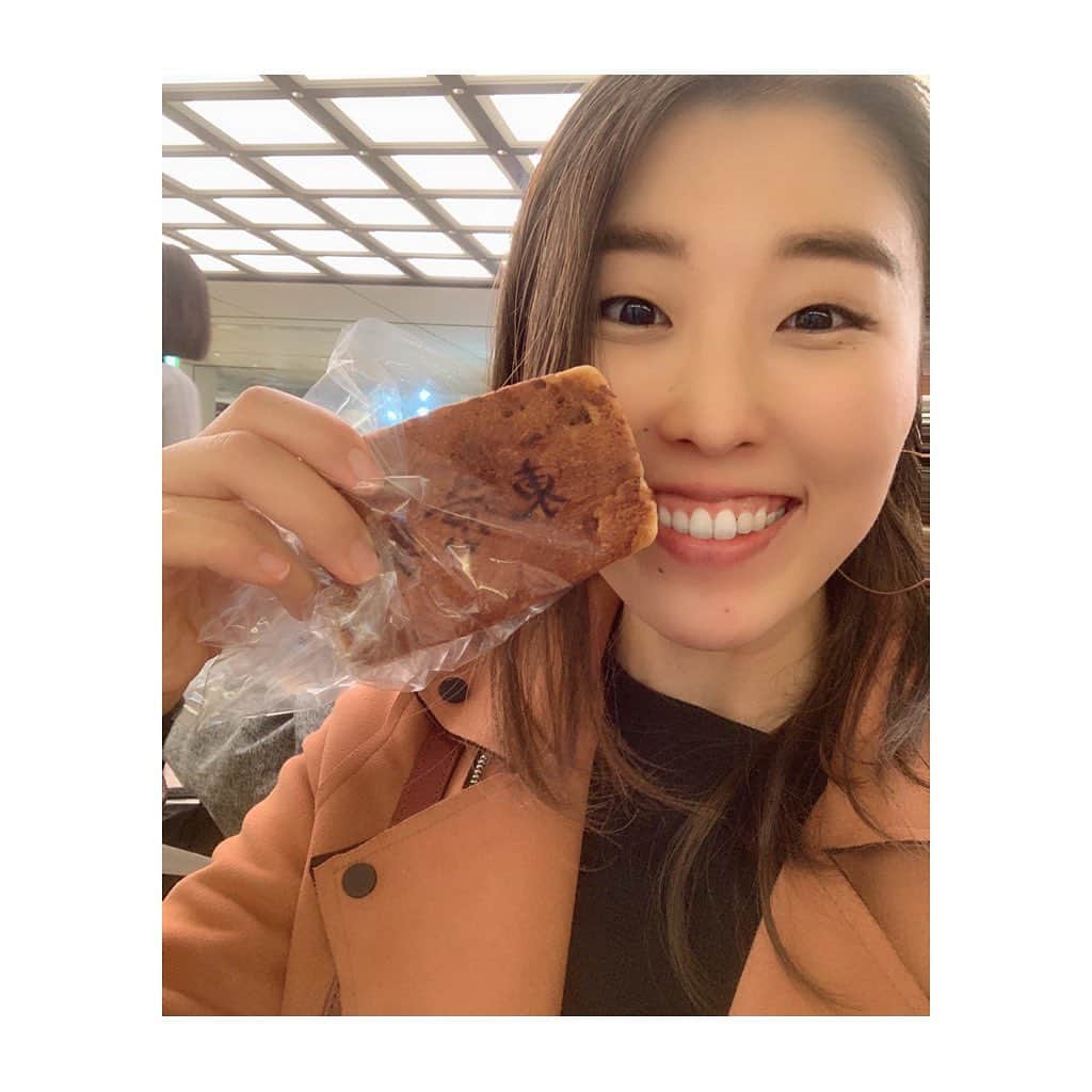 megumiさんのインスタグラム写真 - (megumiInstagram)「もうやんカレーのランチビュッフェ！！ からの食後のパン🤤🤤🤤❤️ . #東京レンガパン 中にあんこと生クリーム入ってるよ。 すんごい美味しいの…(パンの写真撮り忘れたからハッシュダグ見て。笑) . ビュッフェの後にこれ食べる気でいたからね、ビュッフェは控えめに2皿、ご飯はちょっとにした😗  #無駄な抵抗感すごいけど . 今日トレオフなのに たくさん食べたなあ〜〜 . 幸せ🥰🥰🥰 . . . . #ダイエットは明日から  #もうやんカレー #豆一豆  #東京グルメ  #東京パン屋」11月4日 15時39分 - megumi_aimy_fit