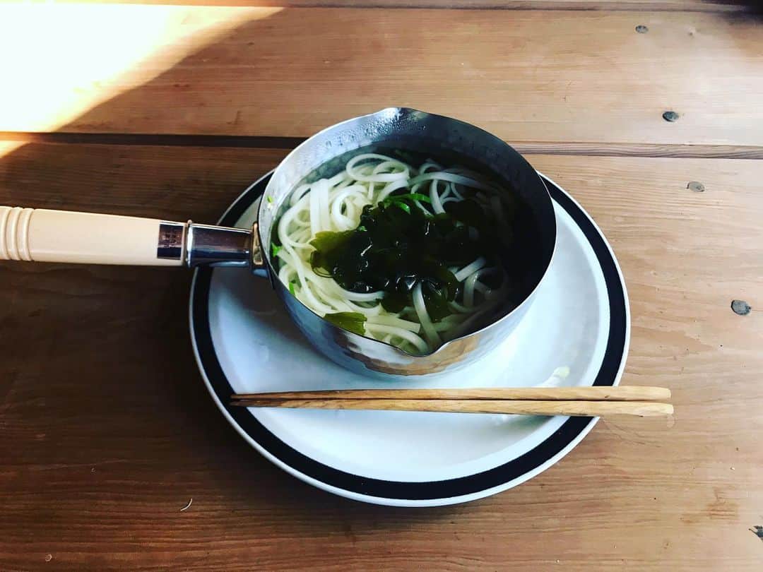 のインスタグラム：「食器が揃ってないから、ステンレス雪平そのままで@北軽井沢」
