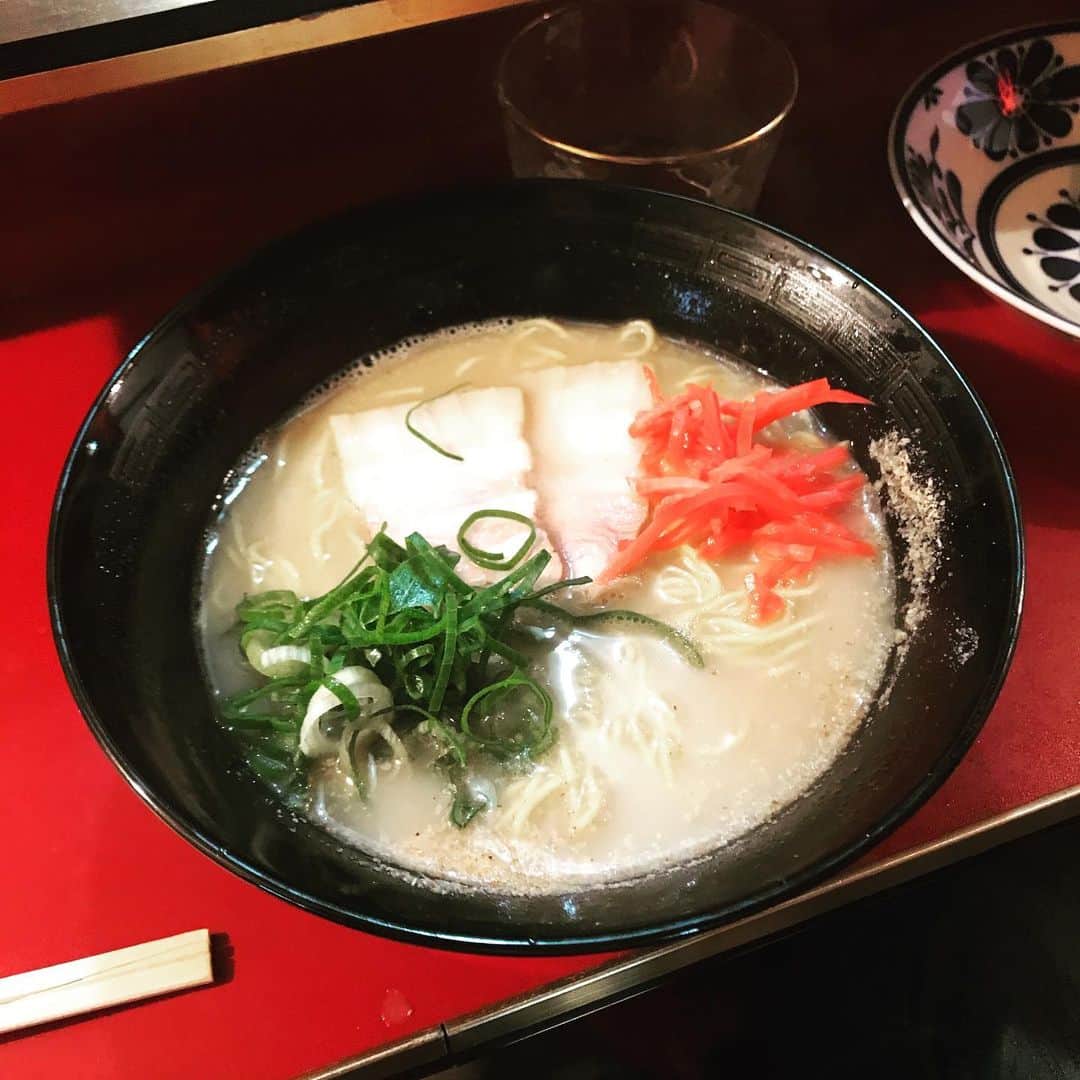 佐野史郎のインスタグラム：「昨日は甥っ子の結婚式で博多へ。 せっかくだから観光客らしく、中洲をプラプラ。 美味しかった〜^ ^」