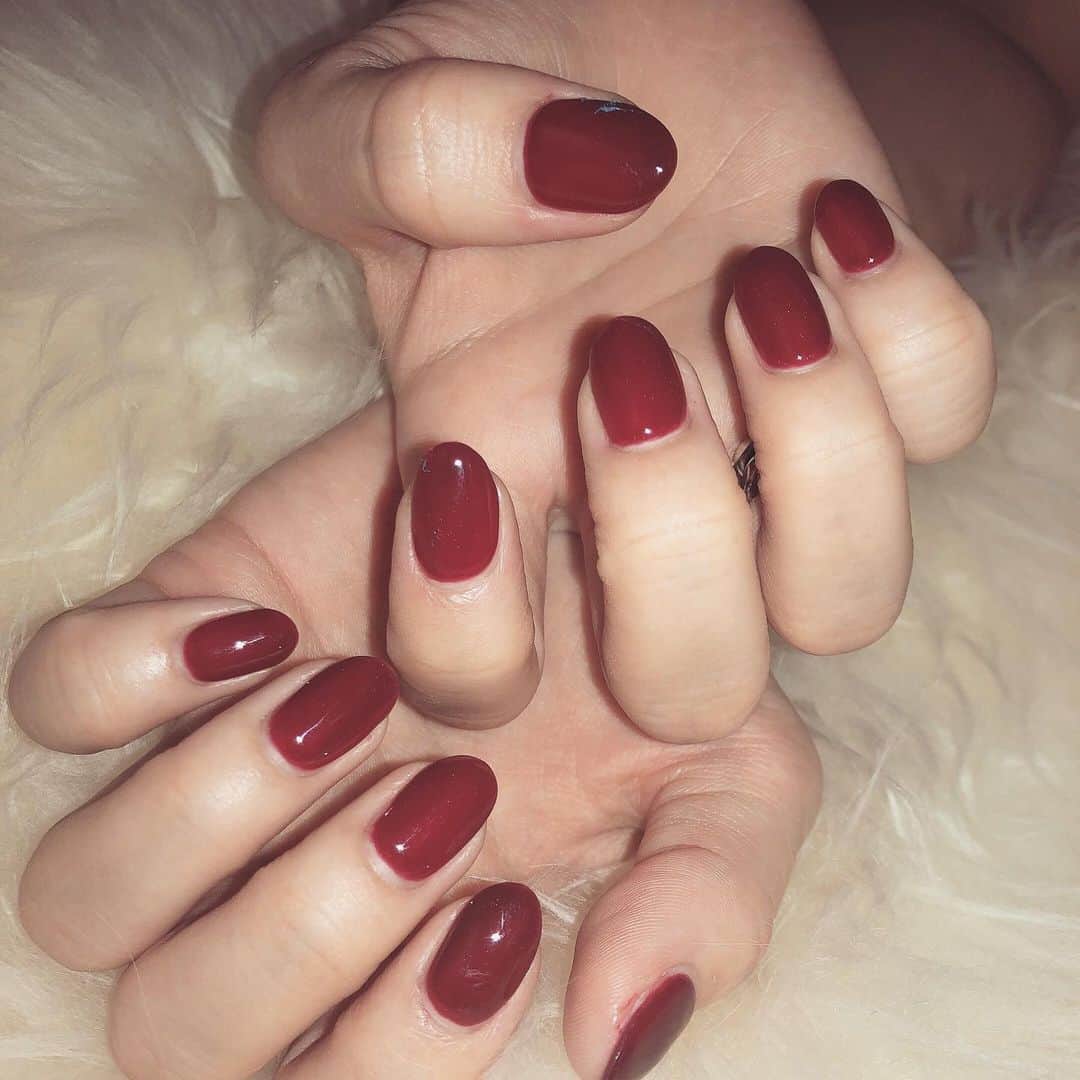 のインスタグラム：「あか🥀 . . . . #nails #mayunails #nail #fashion」