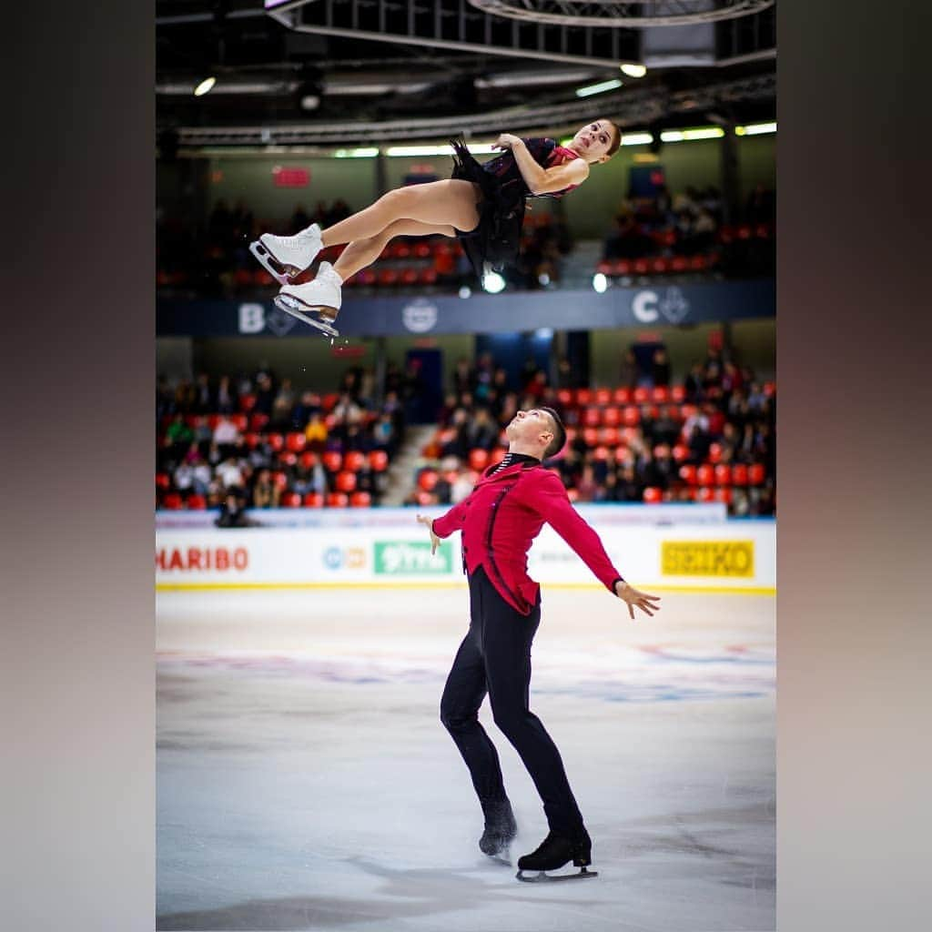 ISUグランプリシリーズさんのインスタグラム写真 - (ISUグランプリシリーズInstagram)「Final Results for the Pairs at the Internationaux de France: 🥇 @nastia_ice / @a_gallyam 🇷🇺 🥈 @daria_pavlyuchenko / @denkhodykin 🇷🇺 🥉 @havendenney1028 / @brandon_f1992 🇺🇸 --- #GPFigure #FigureSkating 📸: @jmfotoz」11月5日 1時49分 - isufigureskating_x