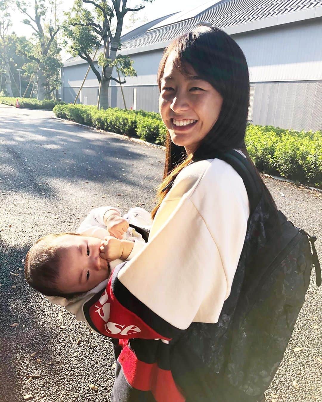 美濃越舞さんのインスタグラム写真 - (美濃越舞Instagram)「. 可愛すぎる赤ちゃん抱っこさせてもらっちゃいました👶🏻❤️ #もっと上手に抱っこしたい」11月4日 17時54分 - mai_minokoshi
