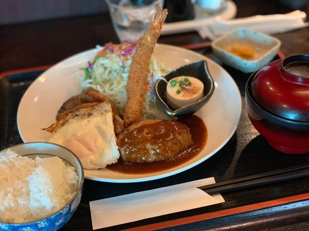 堤俊輔さんのインスタグラム写真 - (堤俊輔Instagram)「『ますたーの台所』でランチ🍽  メンチカツ最&高😍🤙🏾 美味かった〜✨ご馳走様でした😝  #サッカー  #Jリーグ  #鹿児島ユナイテッドFC #鹿児島 #soccer  #jleague  #kagoshimaunitedfc #kagoshima #堤俊輔  #ツツスタグラム  #チェストー！ #勝手に鹿児島大使 #ますたーの台所  #ランチ #メンチカツ最高 #鹿児島グルメ #ツツスタグルメ」11月4日 18時33分 - shunsuketsutsumi.19