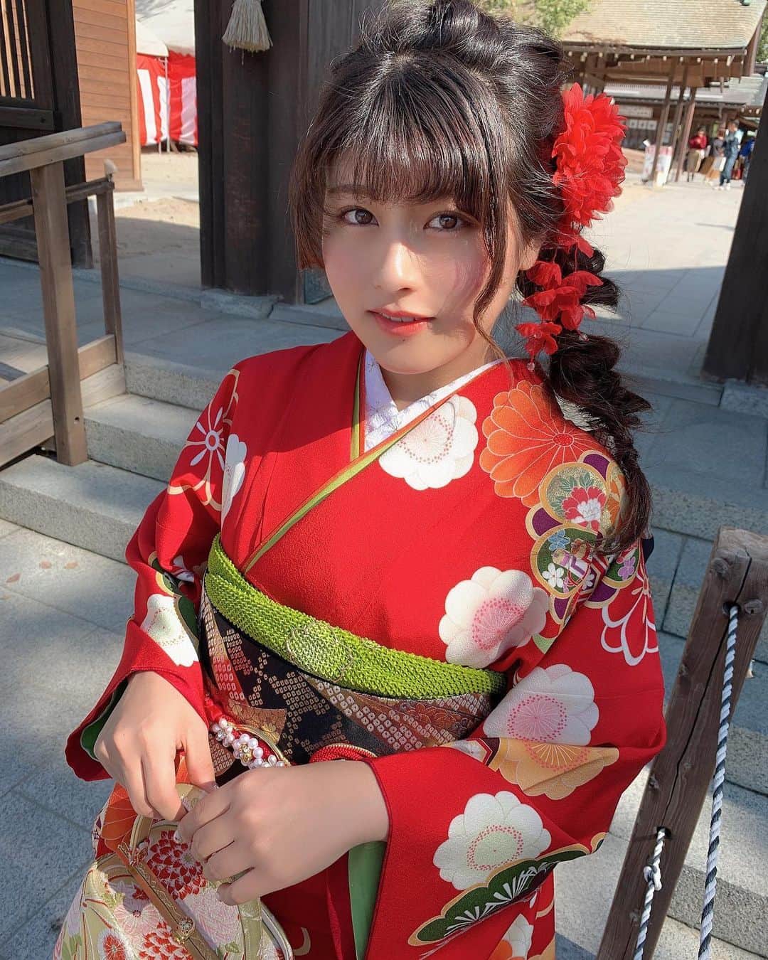 ちとせよしのさんのインスタグラム写真 - (ちとせよしのInstagram)「今日は前撮りでした︎︎︎︎☺︎ もうすぐ成人ということで、さらに気を引き締めていきます、、！💪🏻笑 ･ ･ ･ #selfie #kimono #shrine #saga #セルフィー #成人式 #成人式前撮り #佐嘉神社」11月4日 18時37分 - chitose_yoshino