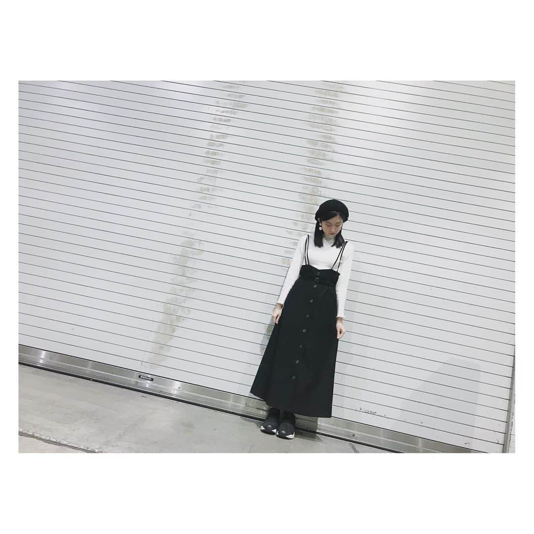 下野由貴さんのインスタグラム写真 - (下野由貴Instagram)「握手会ありがとうございました。 今日の私服です〜 まさかのまいこみーやとおそろ(偶然) 運命感じましたね〜笑 ベレー帽かぶるとこまで同じとは。笑 今日も楽しかったです！ ありがとう！ #ootd #ベレー帽 #ベレー帽コーデ #モノクロコーデ」11月4日 19時09分 - shimono_0402