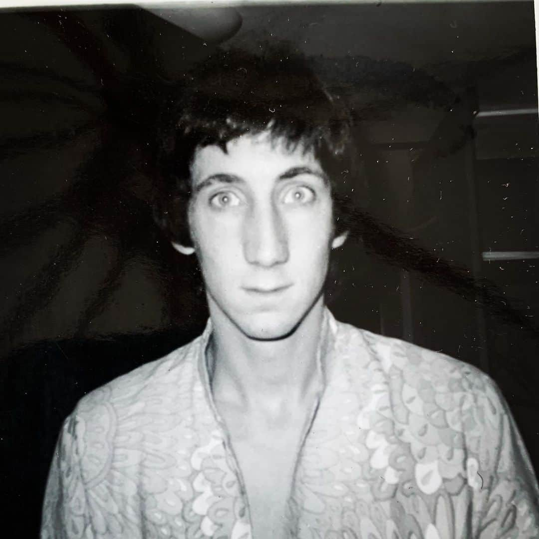 ピート・タウンゼントさんのインスタグラム写真 - (ピート・タウンゼントInstagram)「March 1968. Edmonton. Taken by a fan who has now left the building. She was the aunt of another fan who sent this to me as an IG post but I’ve lost the name and address. I look as though I may be stoned or tripping, but I had stopped all that in 1967. I think I’m just full of thoughts of TOMMY and how I was going to get it to fly. . . . . #edmonton #officialthewho #psychedelic #psychedelic #twentythreeyearsold @psychedelicdecade」11月4日 19時19分 - yaggerdang