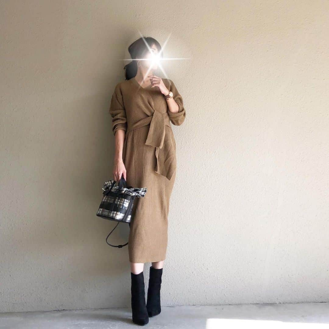 saaaay_kさんのインスタグラム写真 - (saaaay_kInstagram)「2019.11.04 coordinate♡ カシュクールデザインのニットワンピ♪ 色味も大人っぽくて好きな感じです^ ^ @titivatejp  #titivate#titivatestyle  #ティティベイト ・ ・ bag・boots/ @charleskeith_jp  watch/ @breitling_japan」11月4日 19時19分 - saaaay_k