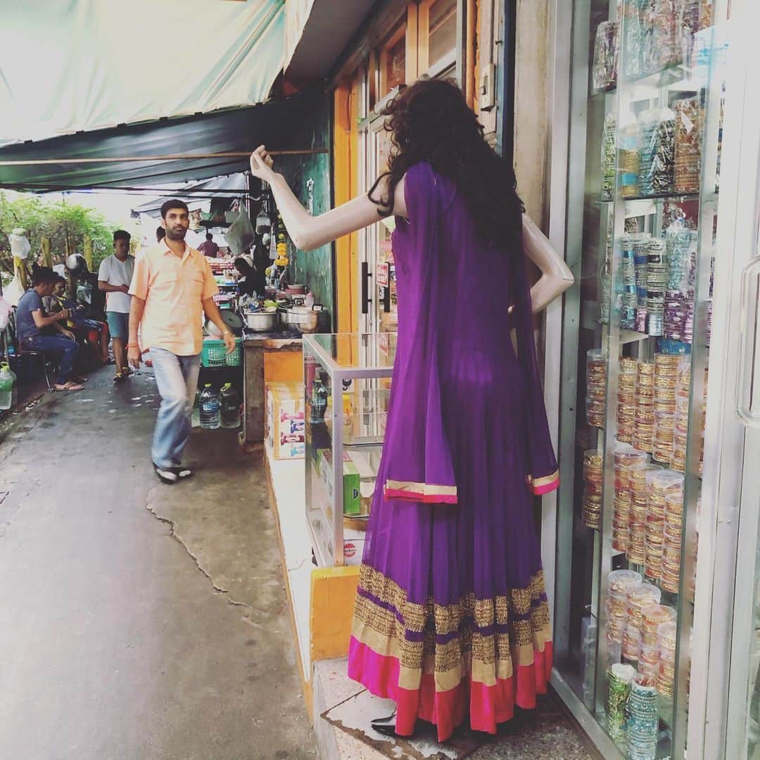 倉本康子さんのインスタグラム写真 - (倉本康子Instagram)「🌟 バンコクのインド人街。 後ろ姿なんて ちょいホラー。笑」11月4日 19時28分 - yasuko_kuramoto_yakko