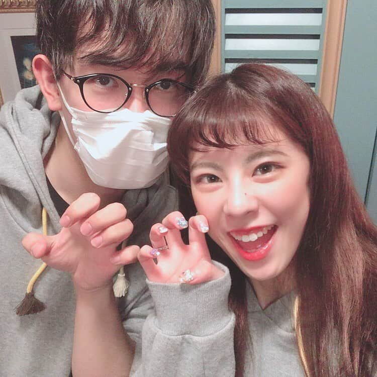 桜花りなさんのインスタグラム写真 - (桜花りなInstagram)「お揃いパーカー🦁❤︎ しっぽはモフモフだよ!」11月4日 19時23分 - xxyuricornxx